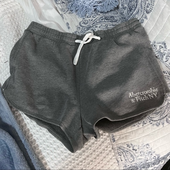 Abercrombie Logo shorts - Picture 2 of 4